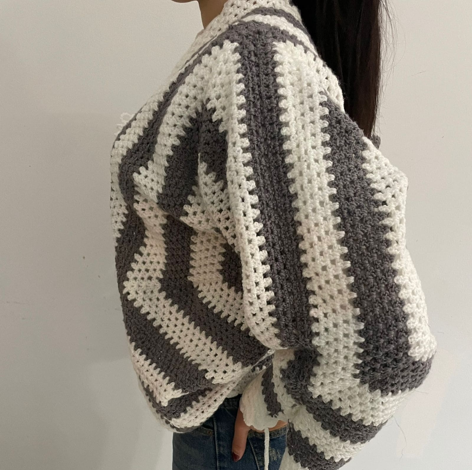 Veste Crochet Oversize Gris & Blanc – Fait Main